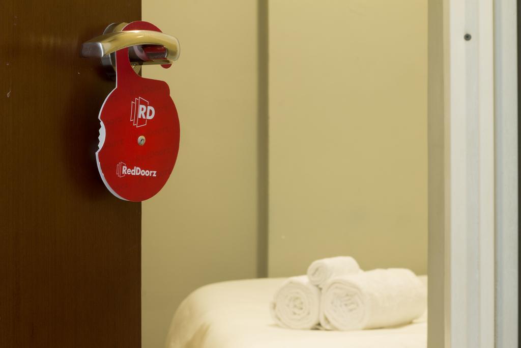 Hotel Reddoorz @ Klender à Jakarta Extérieur photo