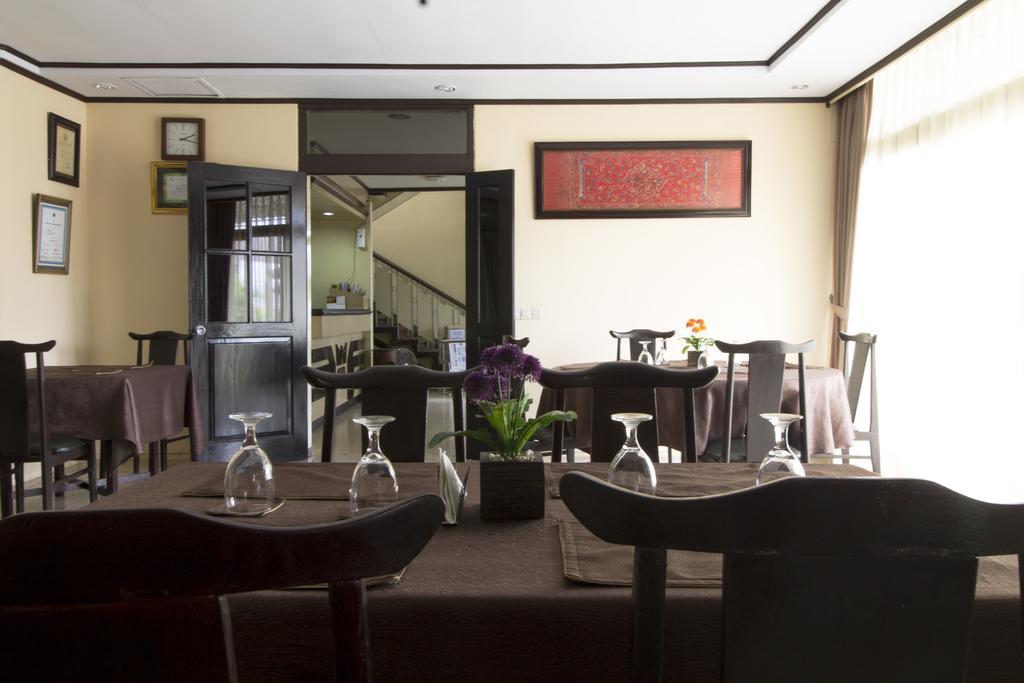 Hotel Reddoorz @ Klender à Jakarta Extérieur photo