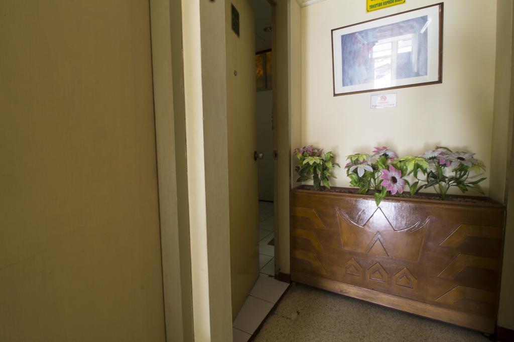 Hotel Reddoorz @ Klender à Jakarta Extérieur photo