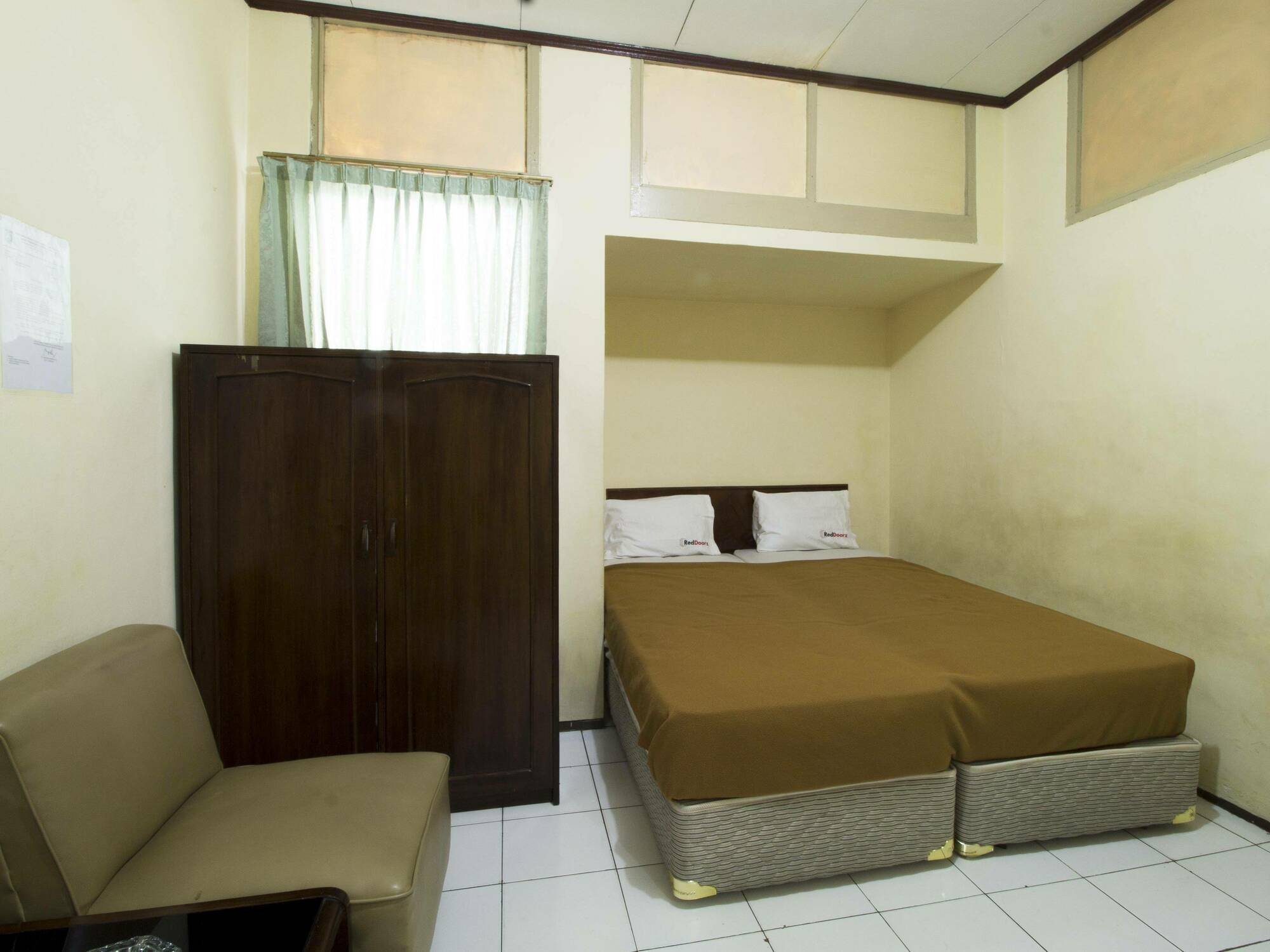Hotel Reddoorz @ Klender à Jakarta Extérieur photo